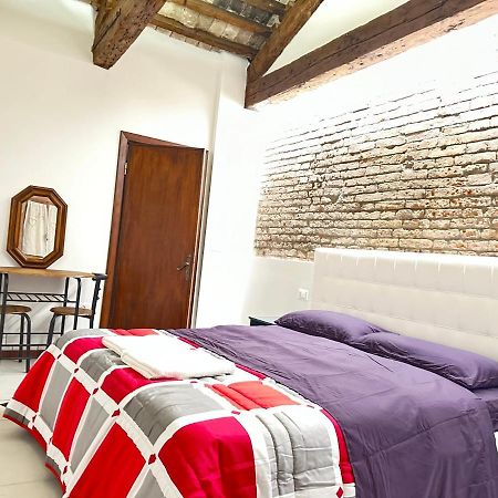 Venice Rainbow Apartments San Zaccaria Екстер'єр фото