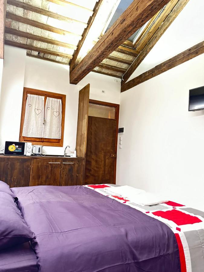 Venice Rainbow Apartments San Zaccaria Екстер'єр фото